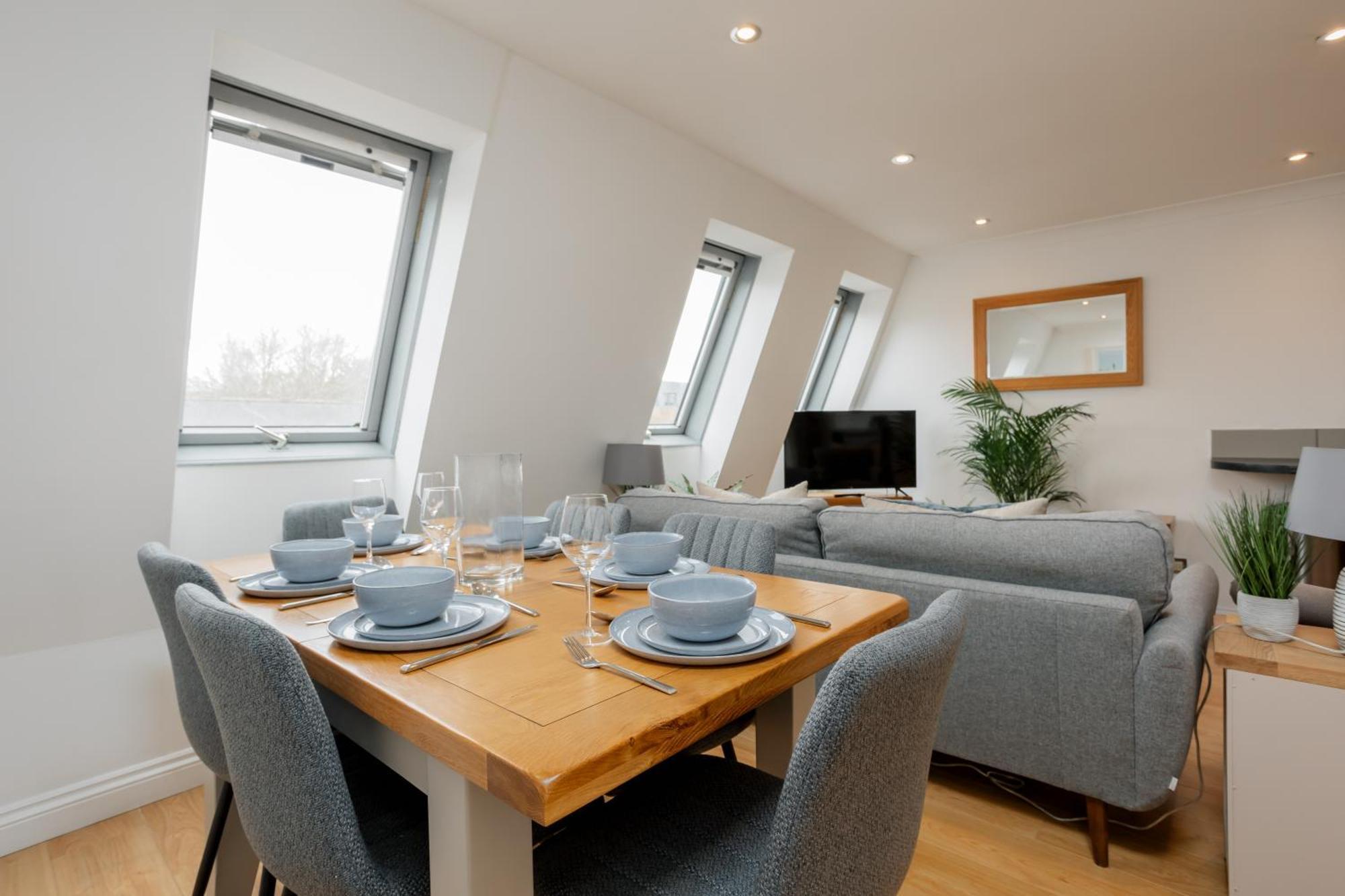 Starhost Residences - Central 3 Bed Apartment At Regents Court, Newbury Extérieur photo