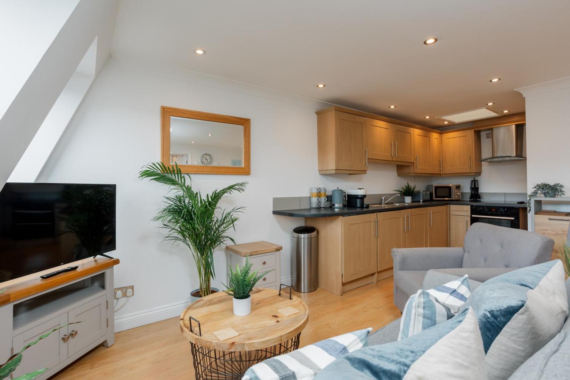 Starhost Residences - Central 3 Bed Apartment At Regents Court, Newbury Newbury  Extérieur photo