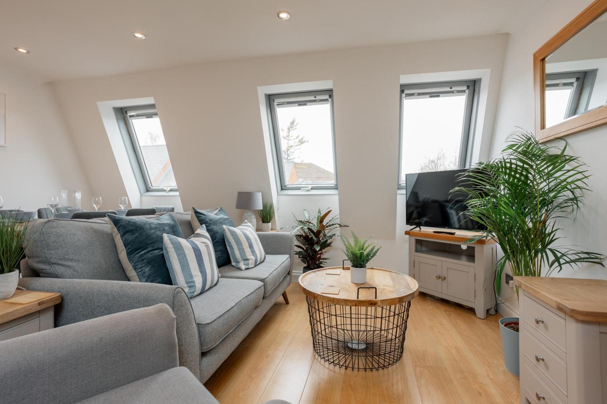 Starhost Residences - Central 3 Bed Apartment At Regents Court, Newbury Newbury  Extérieur photo