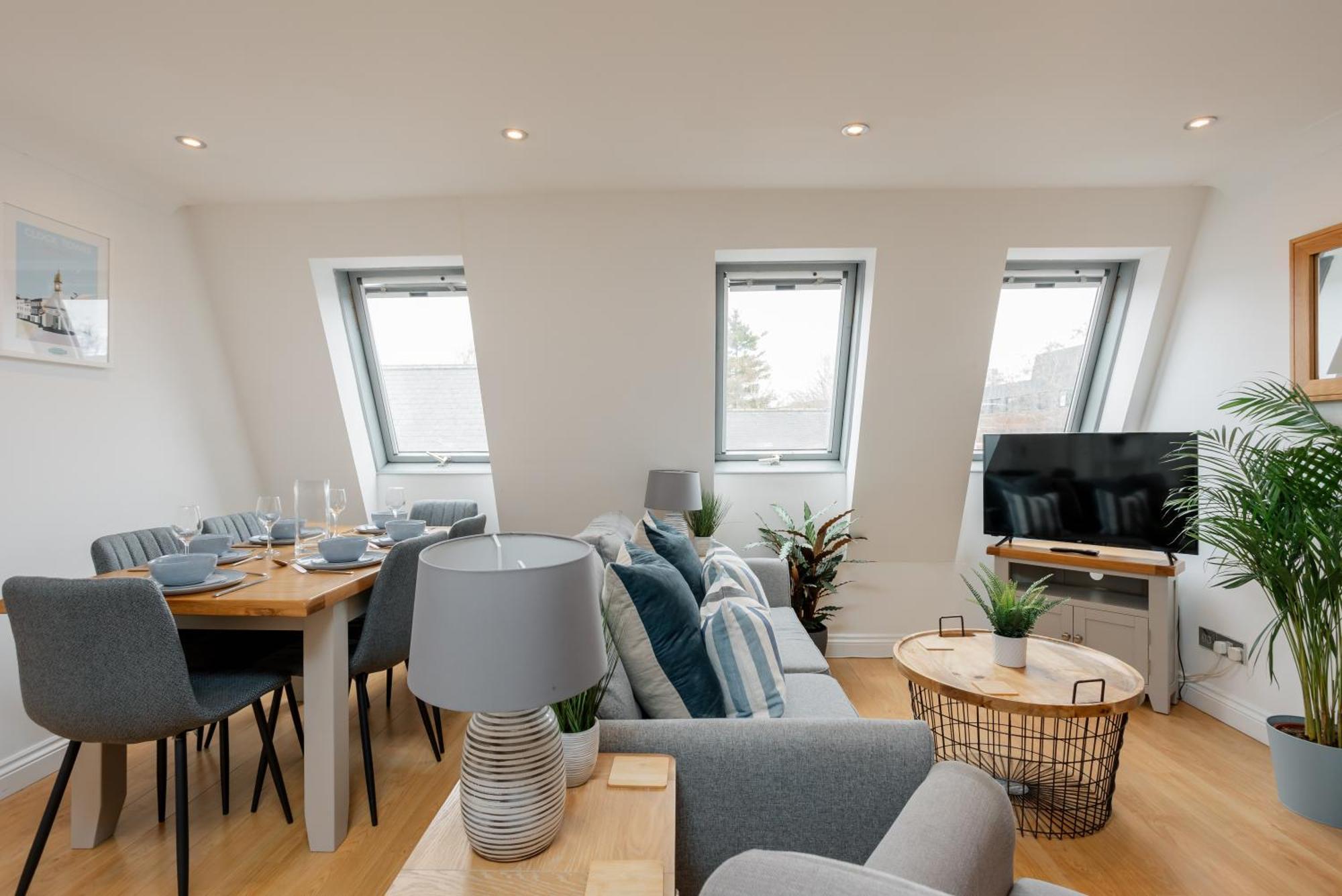 Starhost Residences - Central 3 Bed Apartment At Regents Court, Newbury Newbury  Extérieur photo