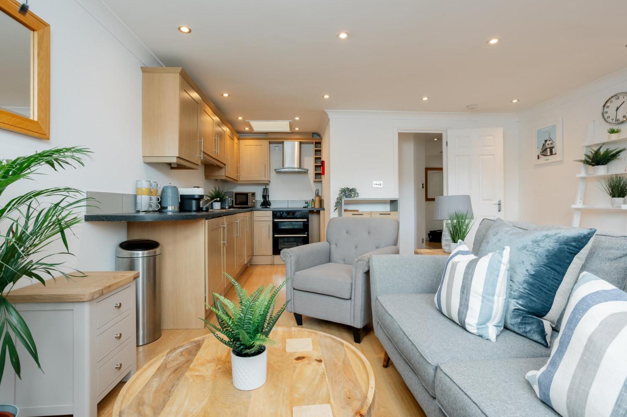 Starhost Residences - Central 3 Bed Apartment At Regents Court, Newbury Newbury  Extérieur photo