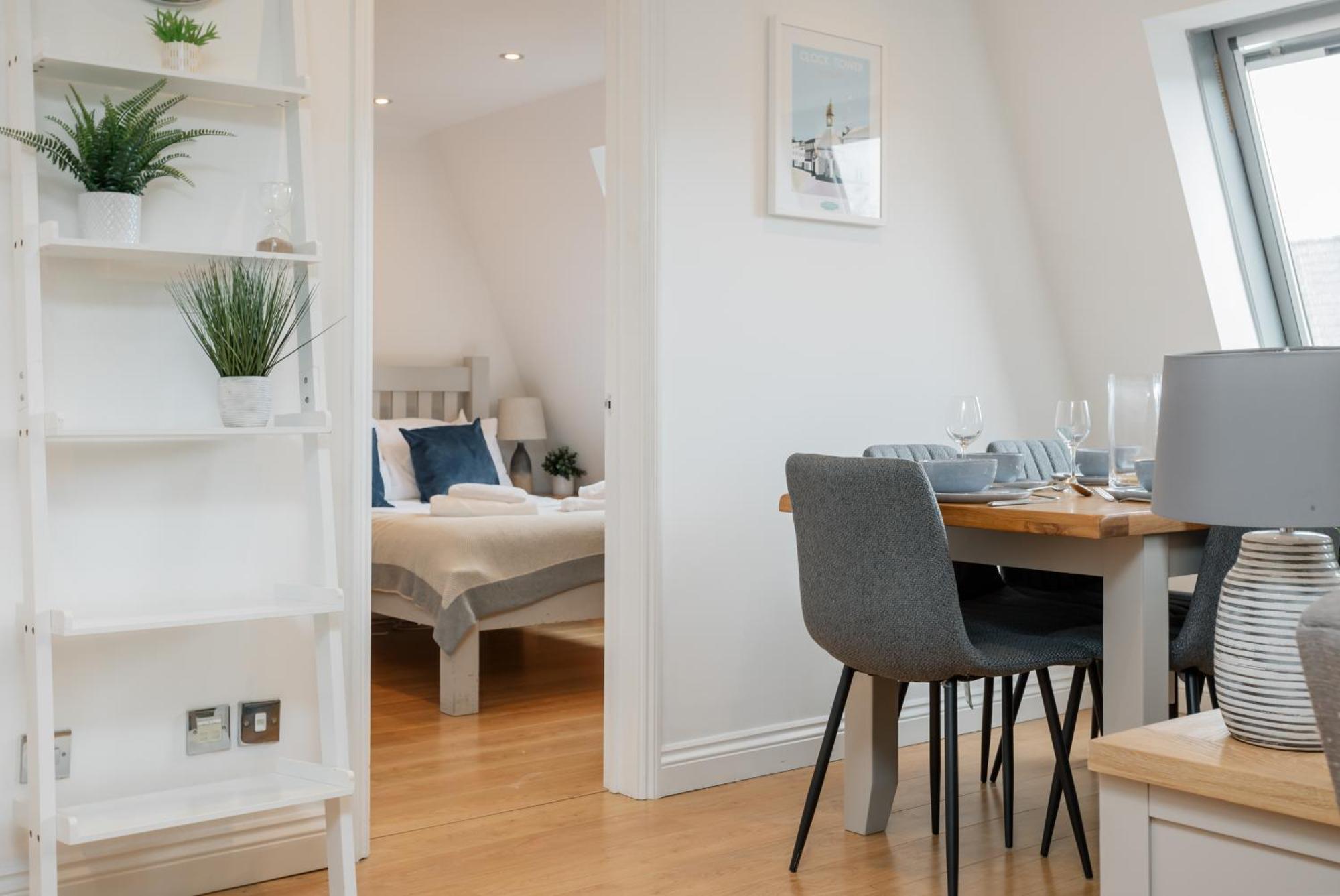 Starhost Residences - Central 3 Bed Apartment At Regents Court, Newbury Extérieur photo